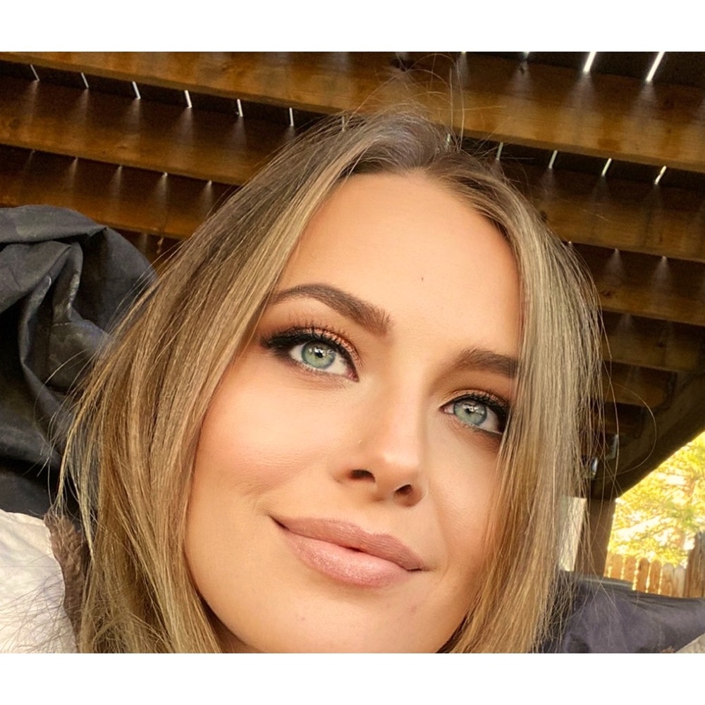 Meet your Posher, Crystal